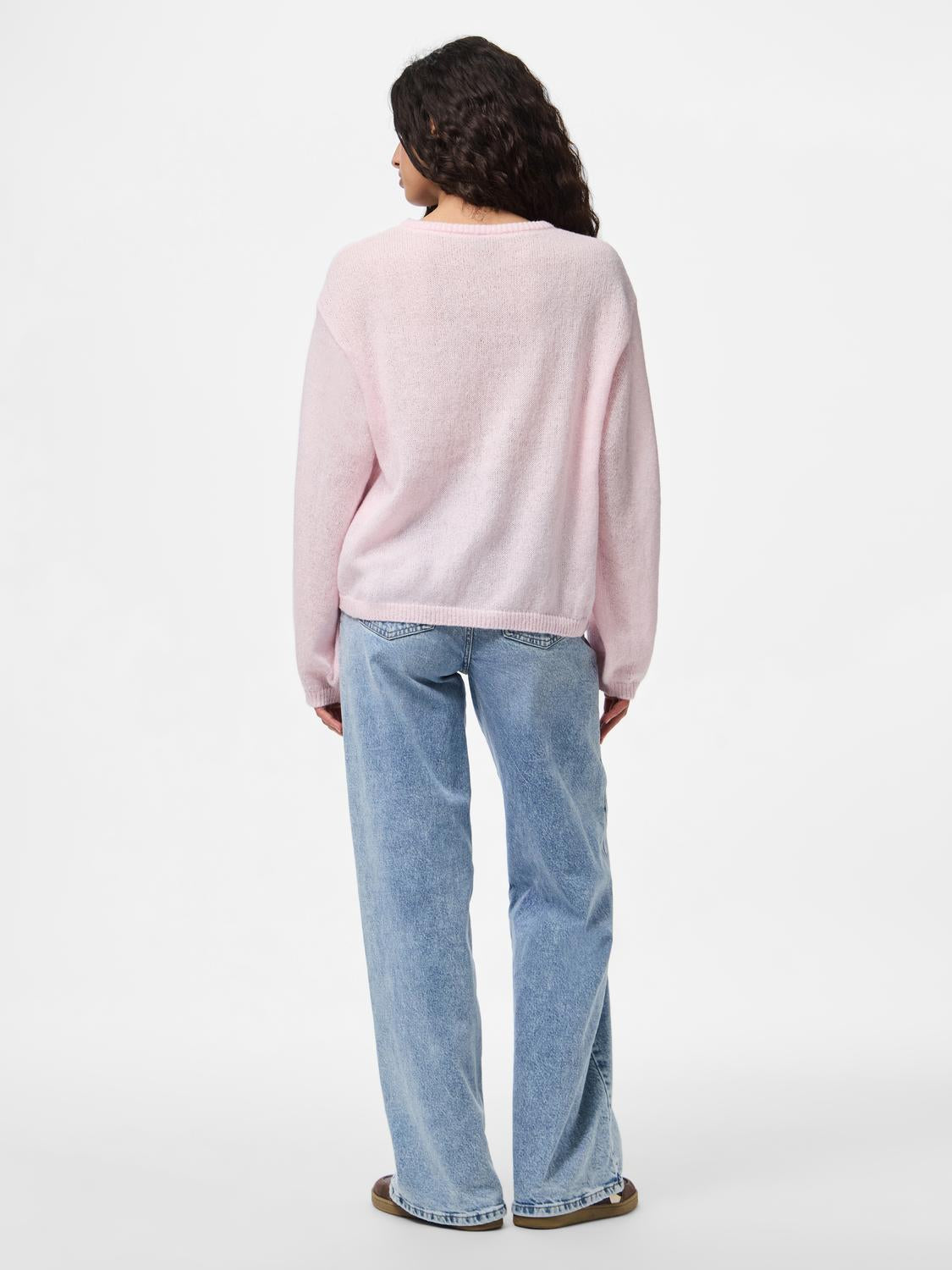 model_shot-back